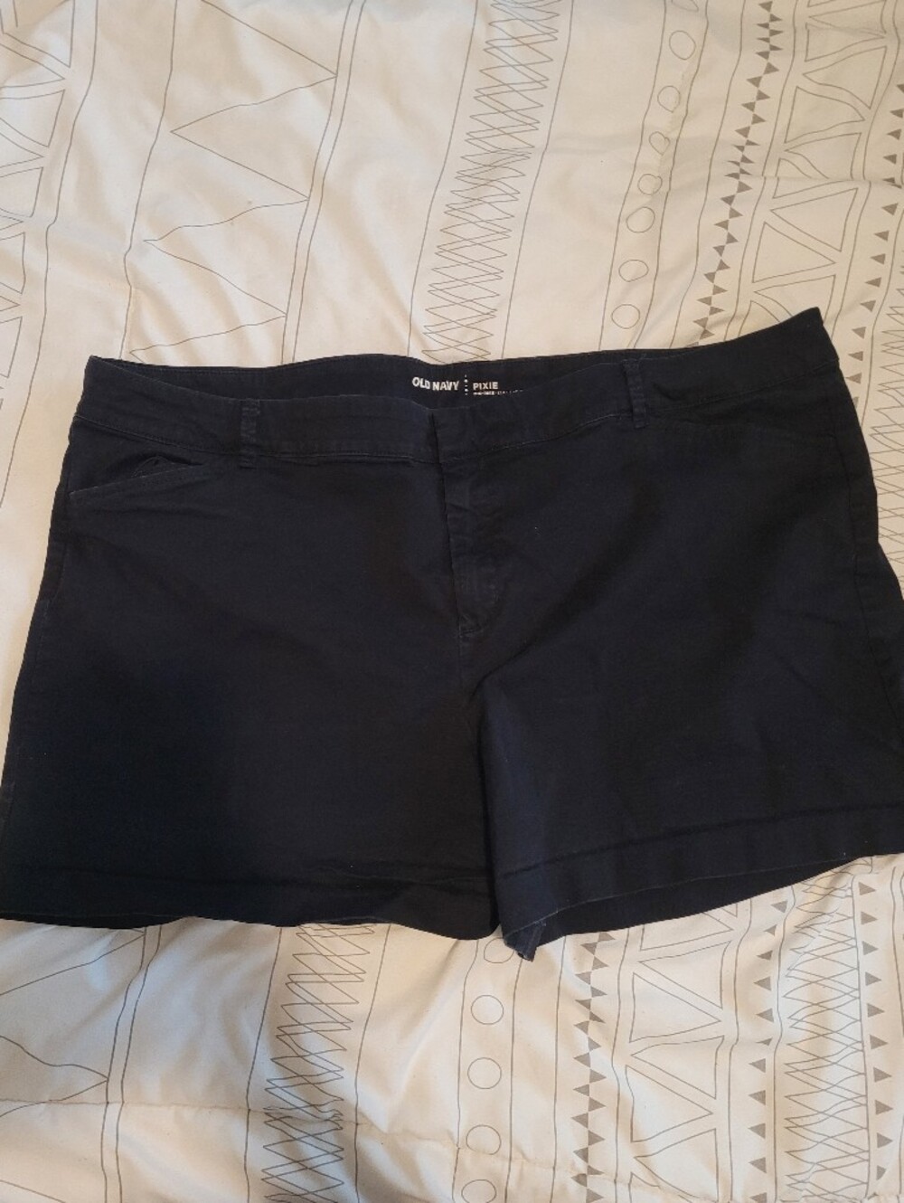 Black Women's Pixie Mid Rise Shorts - Size 20